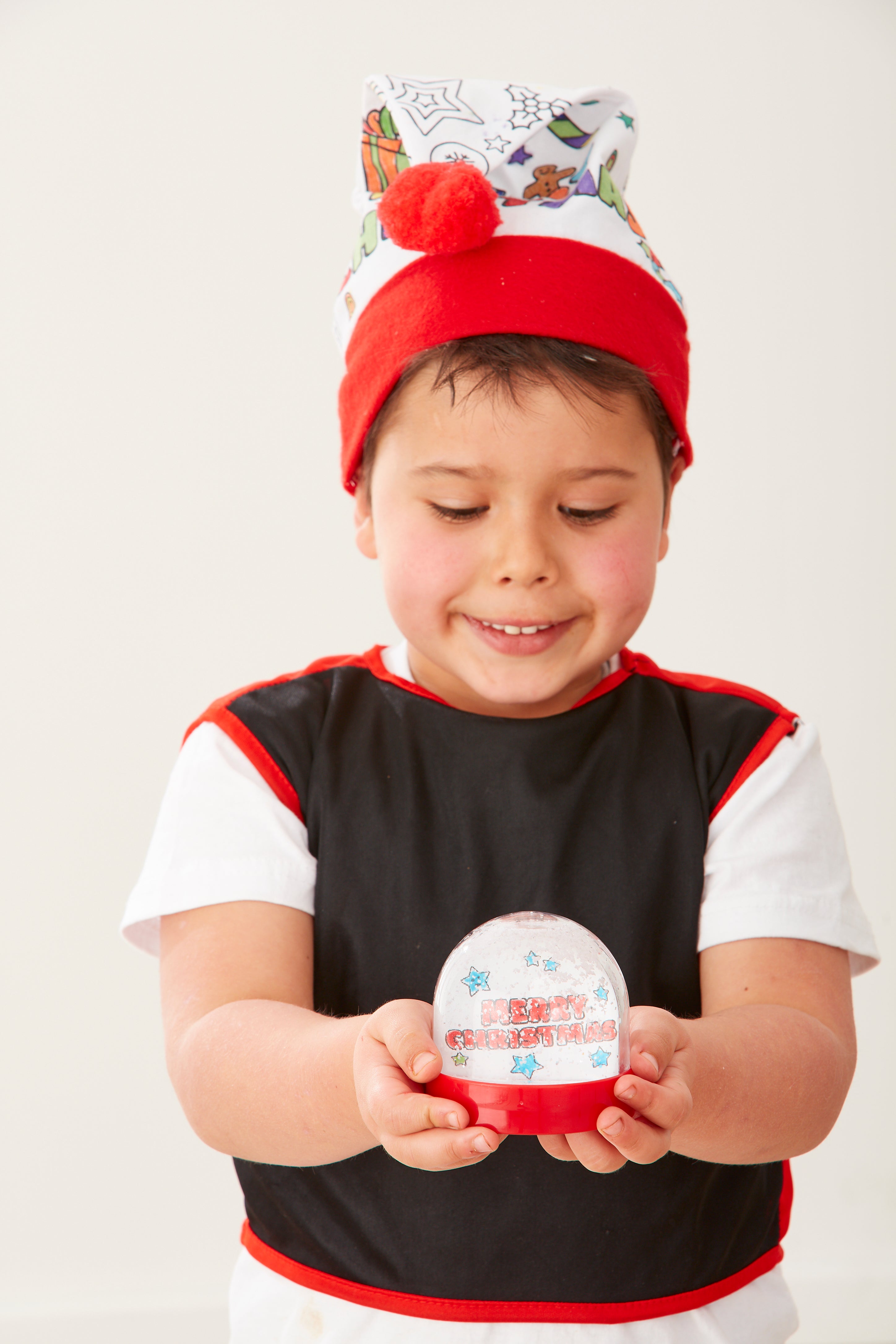Create-Your-Own Christmas Snowglobe With Markers